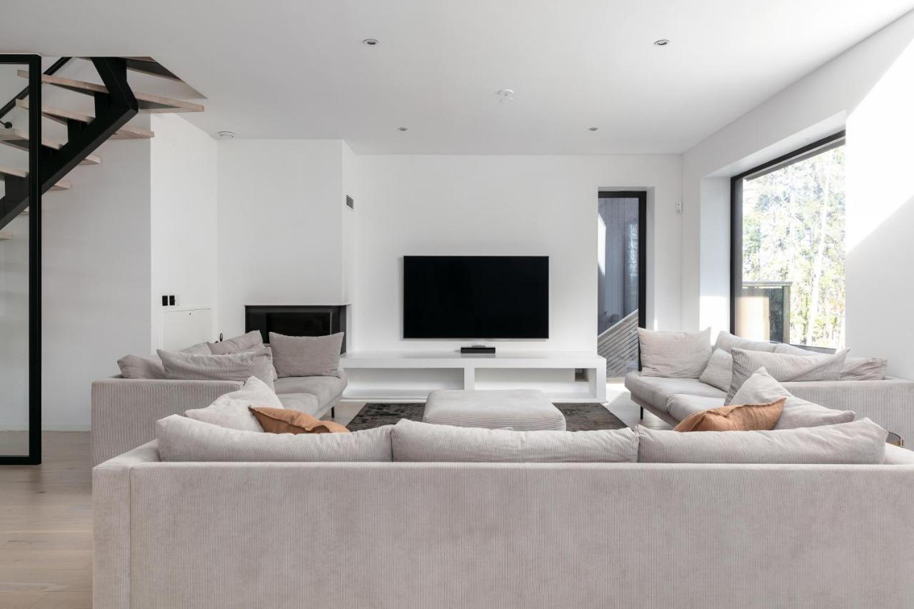 Stylish And Spacious Family Home สต็อกโฮล์ม ภายนอก รูปภาพ